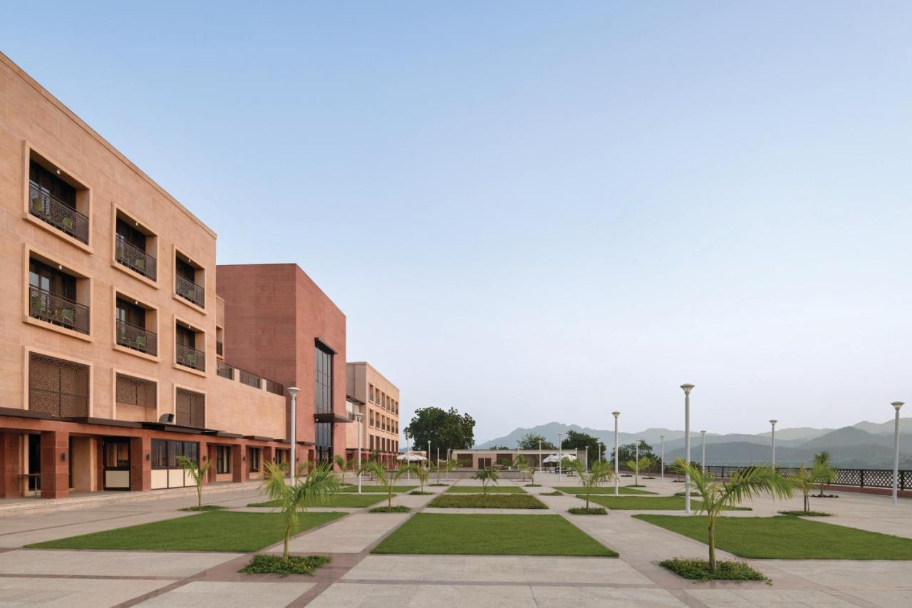 Ramada Encore By Wyndham Statue Of Unity Kevadia Exterior foto