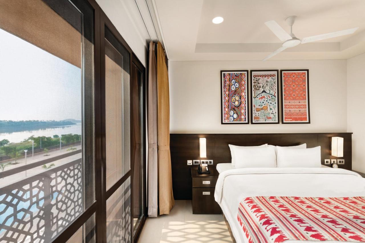 Ramada Encore By Wyndham Statue Of Unity Kevadia Exterior foto